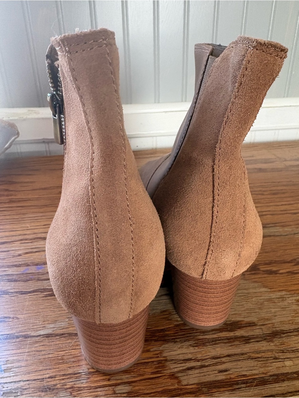 NWT! Clarks ELLANIE VIBE BOOTS, 9.5, “Taupe”(COGNAQ LEATHER) - Picture 8 of 10